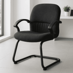 Silla de oficina ergonómica negra con respaldo y brazos, ideal para espacios de trabajo modernos y c.