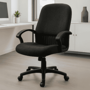 Silla de oficina ergonómica negra para trabajo y estudio en espacios modernos.