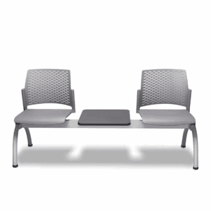 Silla de oficina moderna con asientos y mesa de espera para espacios laborales.