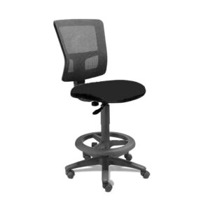 Silla de oficina ergonómica con respaldo de malla y altura ajustable.