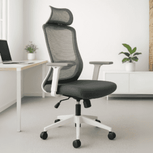 Silla ergonómica de oficina con respaldo de malla y ajuste lumbar.
