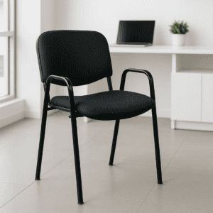 Silla de oficina negra con respaldo y asiento acolchonados, ideal para oficina o estudio.
