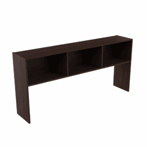 Estantería de madera para oficina con espacio para libros y accesorios.