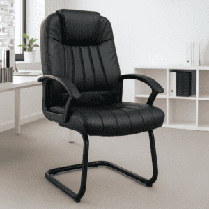 Silla de oficina ergonómica negra con respaldo acolchado y brazos, ideal para espacios de trabajo mo.