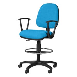 Silla de oficina ergonómica azul con respaldo y asiento acolchonados, ideal para espacios de trabajo.