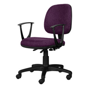 Silla de oficina ergonómica con asiento y respaldo acolchonados en color morado, ideal para espacios.