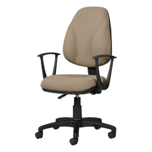Silla de oficina ergonómica beige con respaldo alto y ruedas para oficina moderna. Ideal para espaci.