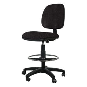 Silla de oficina ergonómica negra con respaldo y asiento acolchonados, ideal para espacios de trabaj.