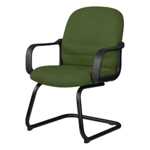 Silla de oficina con respaldo y asiento verde, estructura de metal negro y brazos acolchados.