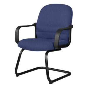 Silla de oficina con respaldo y asiento acolchonados en color azul, estructura resistente y diseño c.