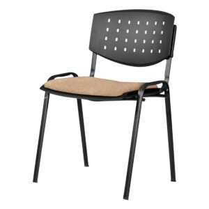 Silla de oficina con respaldo perforado y asiento acolchado para comodidad y productividad.