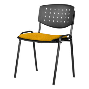 Silla de oficina con respaldo perforado y asiento amarillo, ideal para espacios de trabajo modernos.