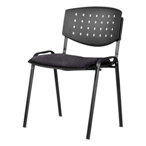 Silla de oficina negra con respaldo perforado y asiento acolchado para comodidad.