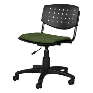 Silla de oficina ergonómica con respaldo perforado y asiento acolchado para comodidad y soporte.