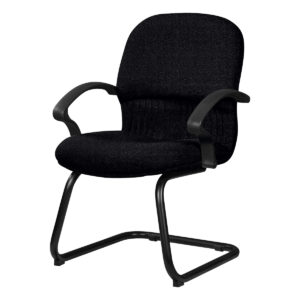 Silla de oficina ergonómica negra con respaldo acolchado y brazos, ideal para espacios de trabajo y.
