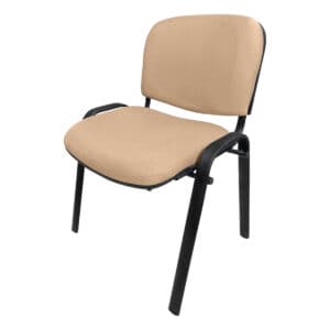 Silla de oficina con respaldo acolchado y estructura negra, ideal para espacios de trabajo y reunion.