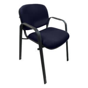 Silla de oficina ergonómica con respaldo y brazos para espacios de trabajo.