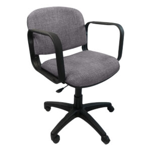 Silla de oficina ergonómica gris con ruedas y soporte lumbar para oficina moderna.