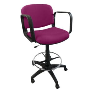 Silla de oficina ergonómica con respaldo morado y base ajustable para oficina moderna.