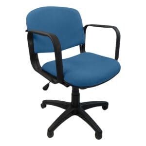 Silla de oficina con respaldo y asiento acolchonados en color azul, ideal para espacios de trabajo c.