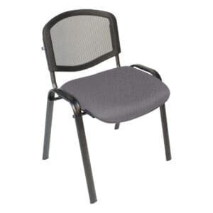 Silla de oficina con respaldo de malla y asiento acolchado, ideal para espacios de trabajo y oficina.