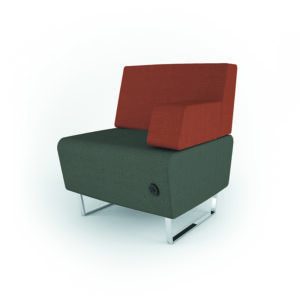 Silla de oficina moderna con respaldo alto y cojines ergonómicos en colores rojo y verde oscuro.