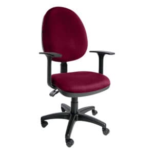 Silla de oficina ergonómica con respaldo acolchado y ruedas para comodidad y movilidad.