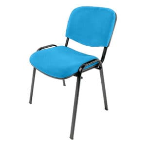 Silla de oficina azul con estructura metálica negra para espacios de trabajo y reuniones.