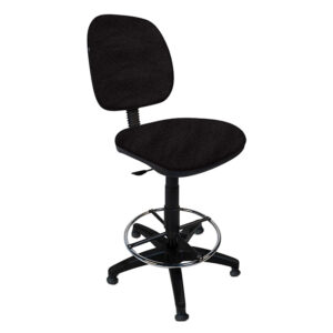 Silla de oficina ergonómica negra con respaldo y asiento acolchonados, ideal para espacios de trabaj.