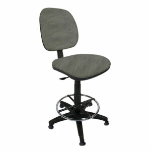 Silla de oficina ergonómica con respaldo gris para trabajo cómodo y soporte lumbar. Ideal para espac.