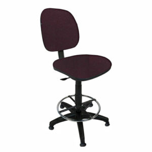 Silla de oficina ergonómica con respaldo ajustable, ideal para espacios de trabajo y estudio.