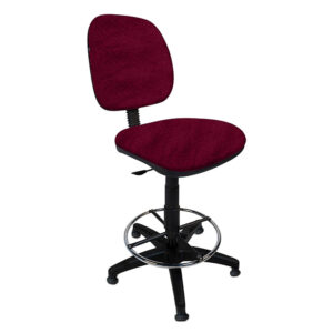 Silla de oficina ergonómica con respaldo y asiento acolchonados, ideal para espacios de trabajo en c.