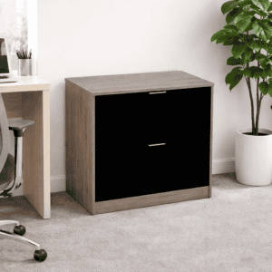 Organizador de oficina compacto con puertas negras y acabado en madera clara, ideal para almacenamie.