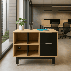 Mesa de oficina moderna con almacenamiento y planta decorativa para espacios de trabajo.
