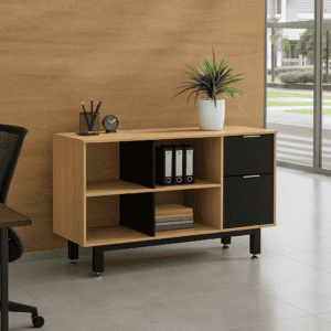 Estantería de oficina moderna con plantas y archivadores en un espacio luminoso y ordenado.