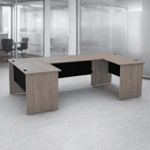 Mesa de oficina moderna y funcional para espacios de trabajo colaborativos.