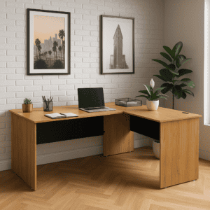 Escritorio de oficina con plantas y decoraciones minimalistas en un espacio luminoso.