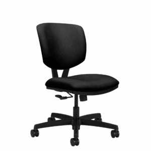 Silla de oficina ergonómica negra con respaldo y asiento acolchonados, ideal para espacios de trabaj.