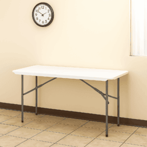 Mesa portátil para oficina en espacio de trabajo.