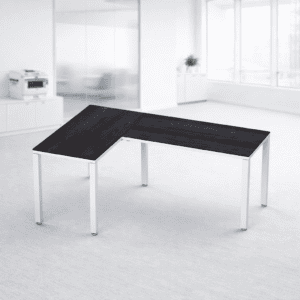 Escritorio de oficina en forma de L, ideal para espacios de trabajo eficientes y ergonómicos.