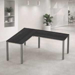 Mesa de oficina en espacio moderno y minimalista, ideal para ambientes laborales y de trabajo colabo.