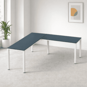 Mesa de oficina en forma de L para espacios de trabajo modernos y funcionales.