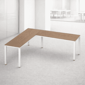 Mesa de oficina en forma de L, moderna y funcional para espacios de trabajo.