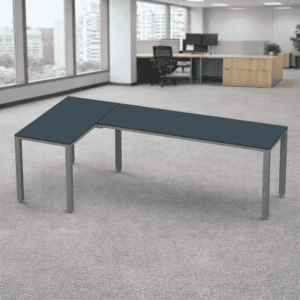 Mesa de oficina en forma de L para espacios de trabajo modernos y funcionales.