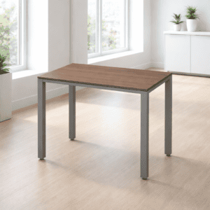 Mesa de oficina moderna con superficie de madera y estructura metálica para espacios de trabajo.