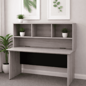 Mueble de oficina con estantes y espacio para computadora, ideal para espacios de trabajo en casa o.