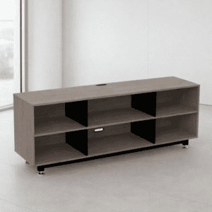 Estante de oficina moderna y funcional con compartimentos abiertos en madera clara, ideal para organ.