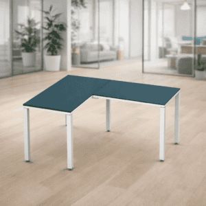 Mesa de oficina en forma de L moderna y funcional para espacios de trabajo.