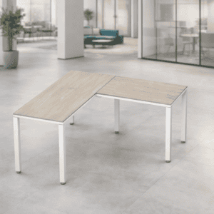 Mesa de oficina moderna con superficie de madera y estructura metálica blanca.