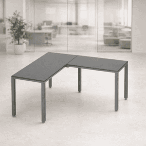 Mesa de oficina moderna y funcional en espacio de trabajo.